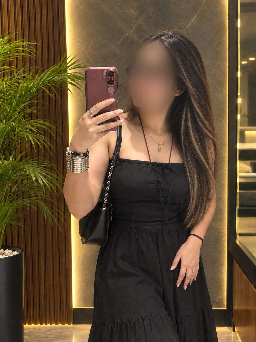 Dia - Verified fresh face companion for luxury hotel stays